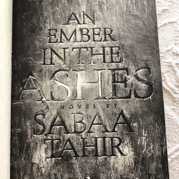 Books - Picture 4 of 14